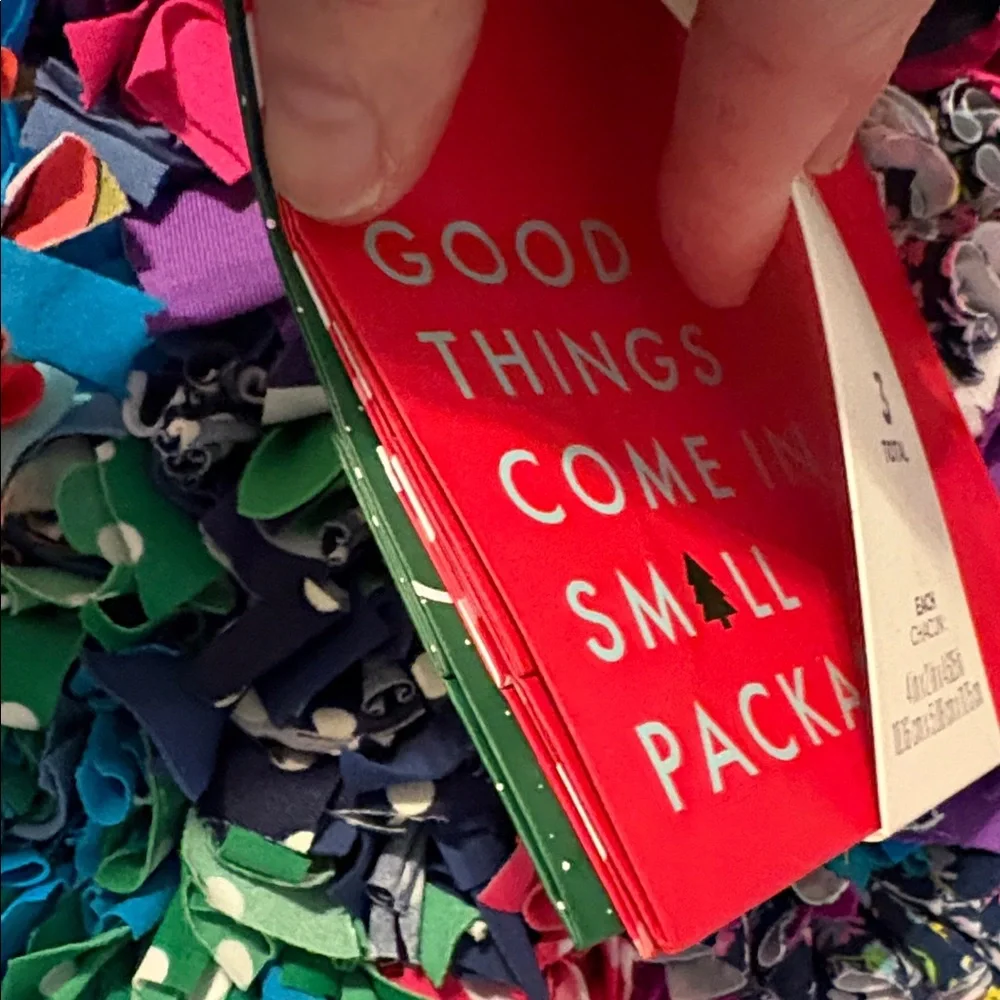 🆕American Greetings “Favor” Small Gift Bags, 6 Total
